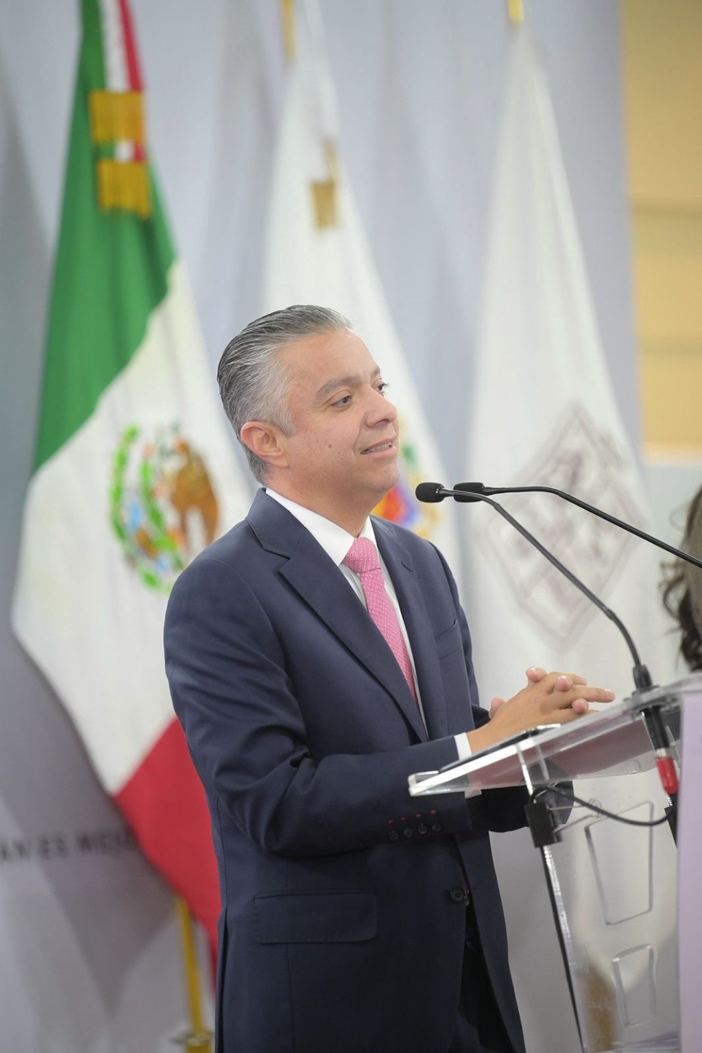 Evita multas, tienes hasta el 30 de abril para pagar tu refrendo: Luis&nbsp;Navarro