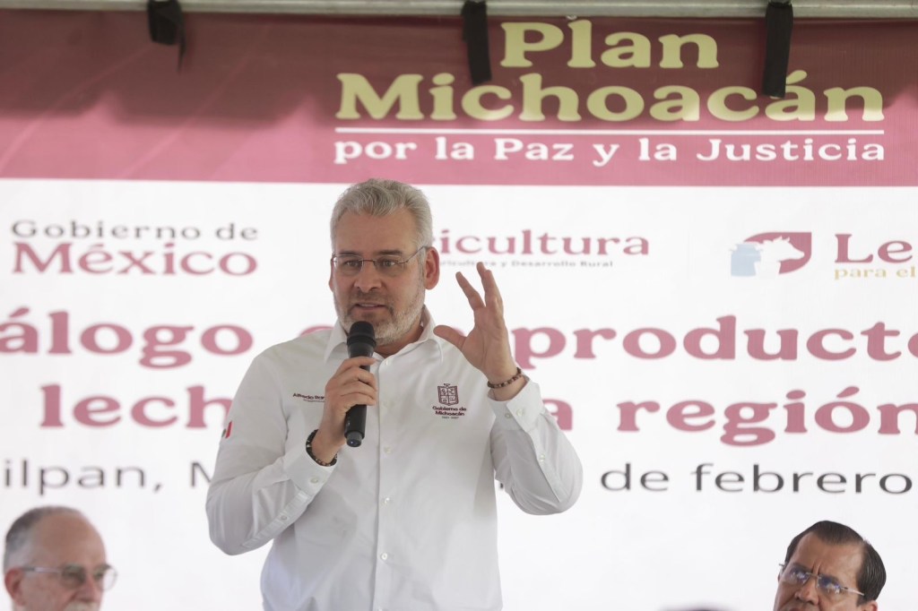 Michoacán duplicará acopio de leche con nueva planta de secado en Jiquilpan: Bedolla