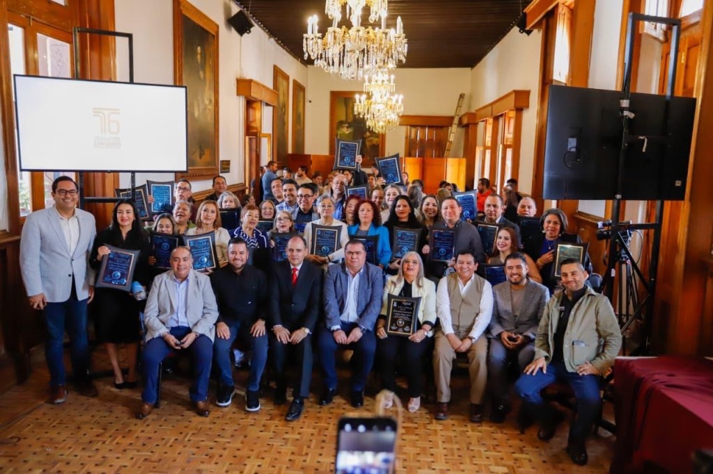 Reconoce Congreso del Estado y STASPLE a trabajadores mayor antigüedad al servicio del Poder&nbsp;Legislativo
