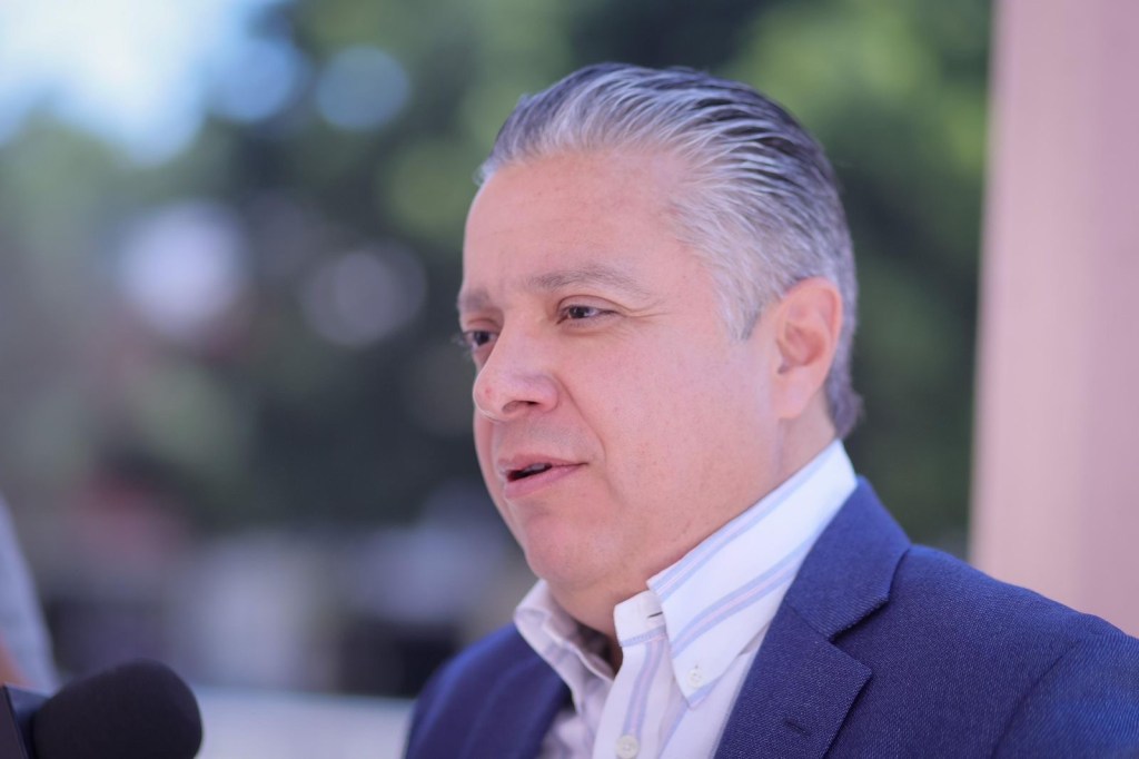 Internet gratuito para todos; 12,500 estudiantes se registran el primer día al programa DATA: Luis&nbsp;Navarro