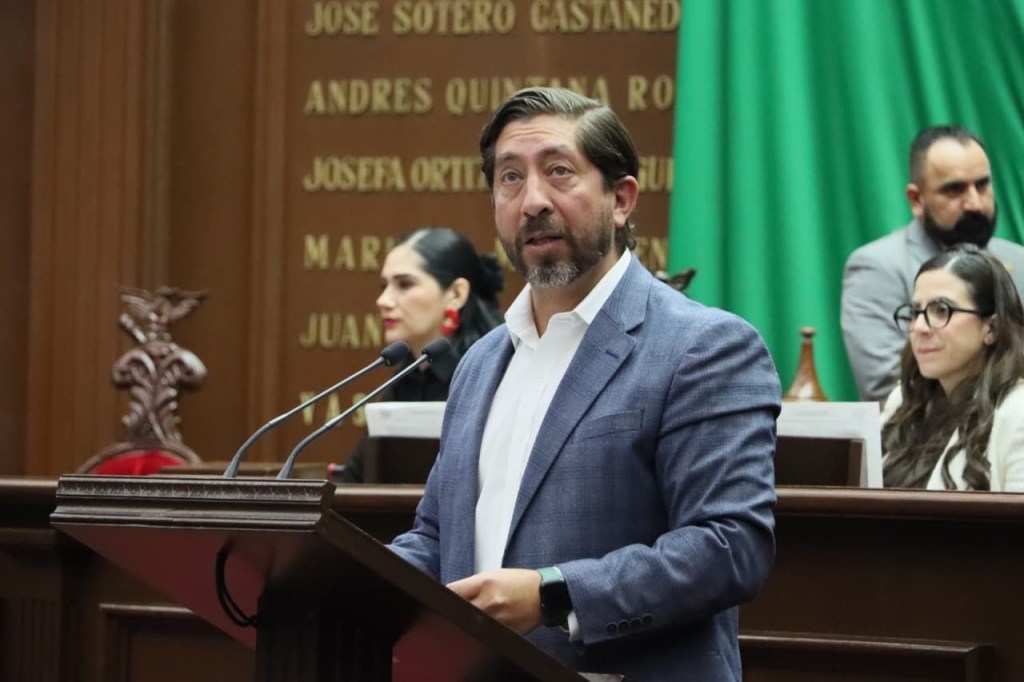 Garantizar salud mental de servidores públicos en Michoacán, propone en iniciativa Abraham Espinoza