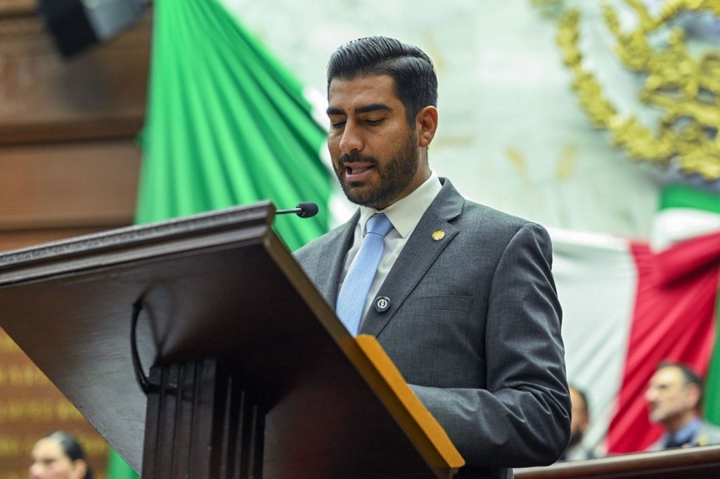 Alfonso Chávez propone reformar Ley de Bibliotecas para incluir a personas adultas&nbsp;mayores