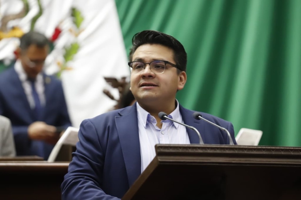 Toño Carreño presenta iniciativa para la creación de la Comisión de Evaluación y Seguimiento al Plan Municipal de Desarrollo