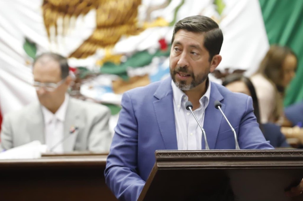 Aprueba el Congreso reforma integral en salud mental; reconocen a médicos internos y residentes como población prioritaria: Abraham Espinoza Villa