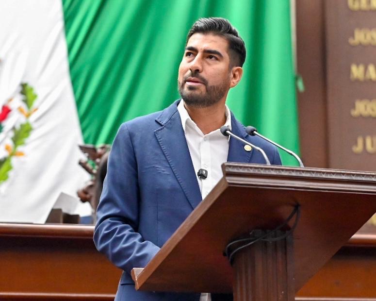 Poncho Chávez propone capacitación obligatoria dos veces al año para fortalecer la atención del DIF a niñas, niños y adolescentes