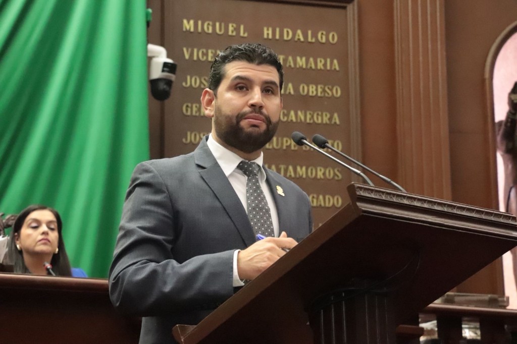 Octavio Ocampo propone cárcel de hasta 20 años por reclutar jóvenes para el crimen en&nbsp;Michoacán