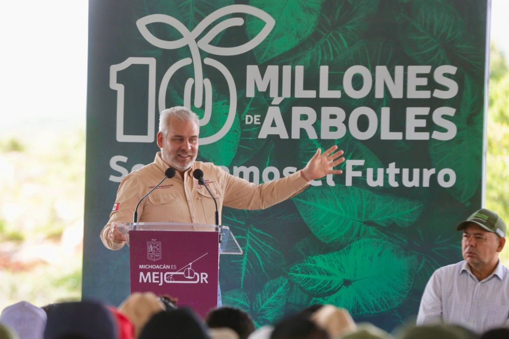 Michoacán va por récord verde; inicia Bedolla campaña para plantar 13 millones de árboles