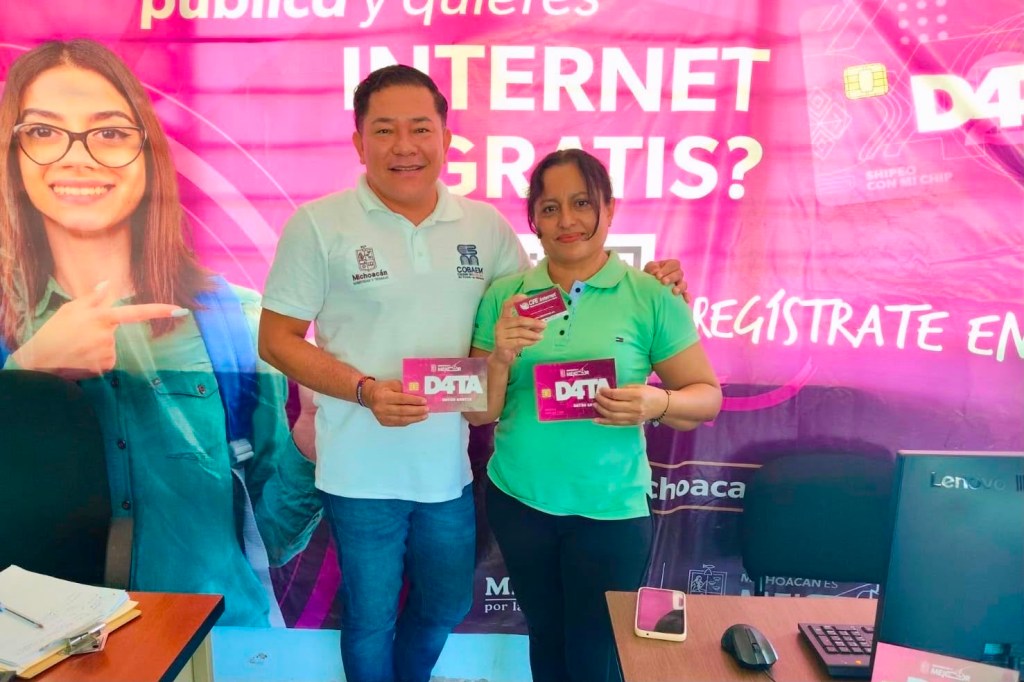 ¡Ya comenzó la entrega de chips D4TA Datos Gratis en prepas de Michoacán!