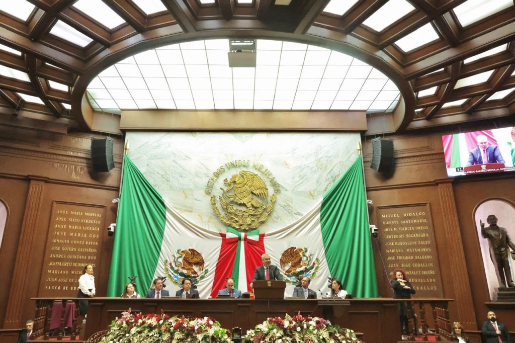 Recibe Congreso del Estado el Quinto Informe de Gobierno del Titular del&nbsp;Ejecutivo