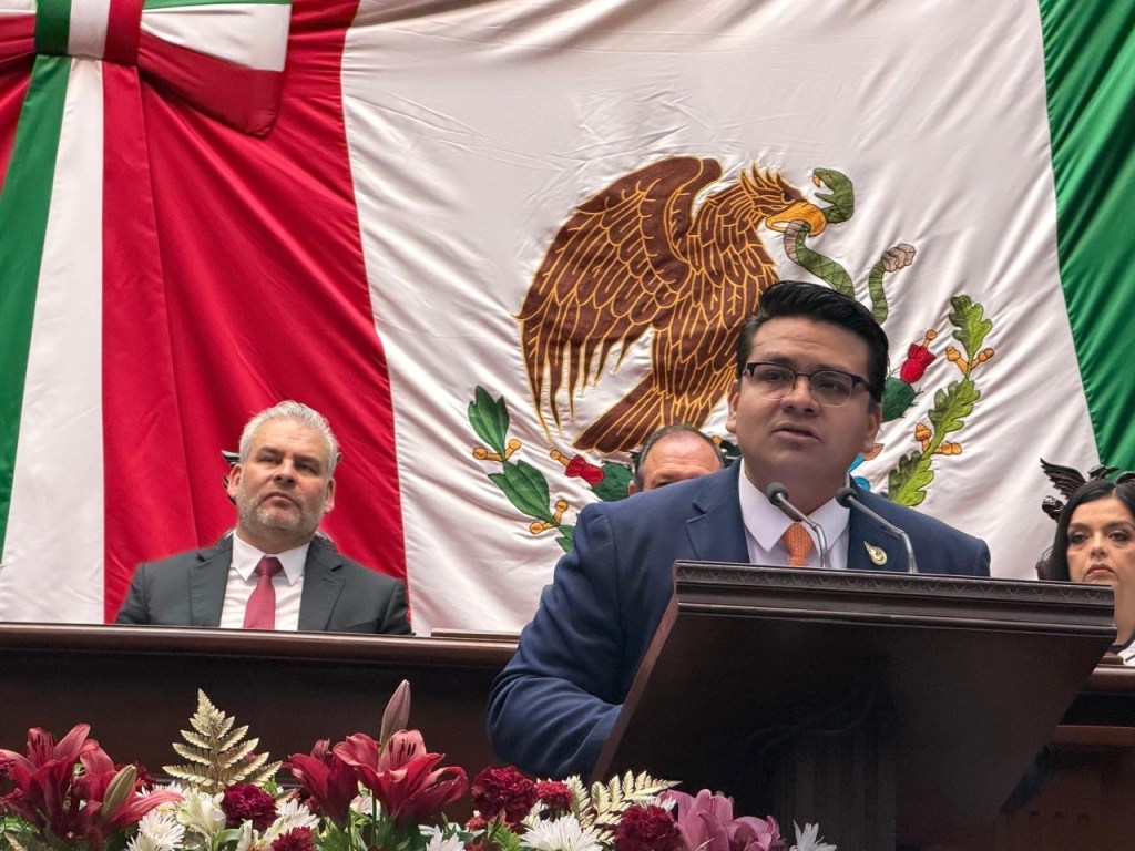 Toño Carreño, al responder al Quinto Informe de Gobierno, pidió un cierre de sexenio en paz para los&nbsp;michoacanos
