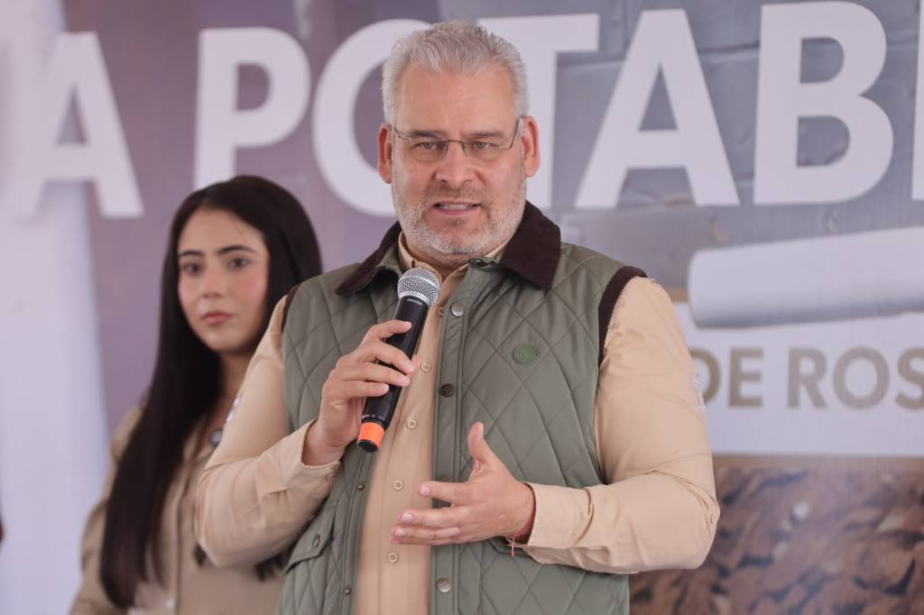 Con nueva línea de suministro, garantizará Bedolla agua a 9 mil habitantes de Ario de&nbsp;Rosales